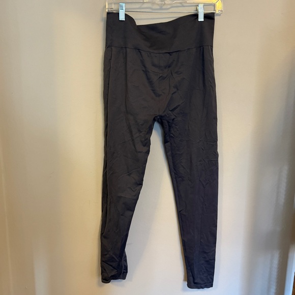 Fabletics Leggings Size L - Picture 3 of 4